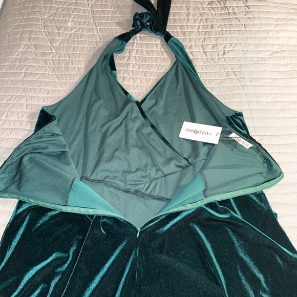 NWT Jaded Rose women’s Elegant Green Velvet Halter Dress plus size 26 - Picture 11 of 12